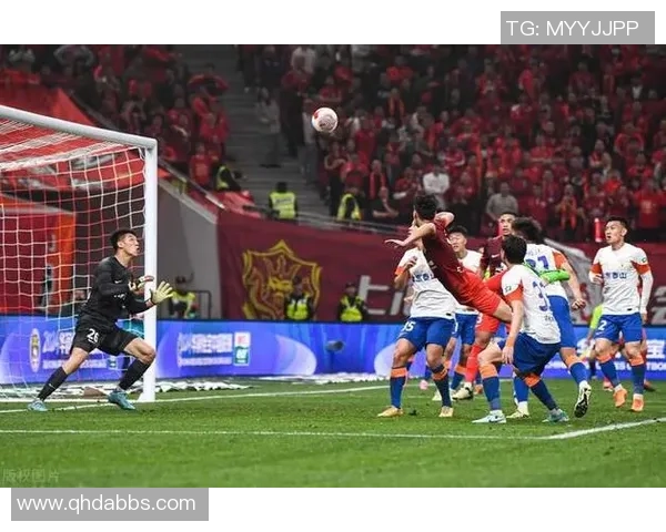 武汉篮球队节奏之争引发热议球迷观点各异探讨战术与表现 武汉篮球队节奏之争引发热议球迷观点各异探讨战术与表现